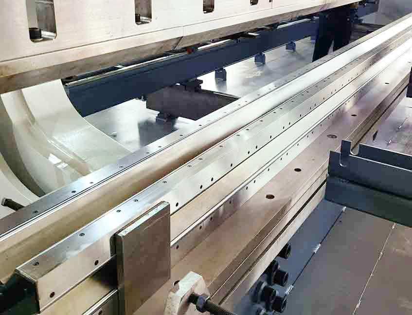 WE67K-2500T11000 CNC press brake